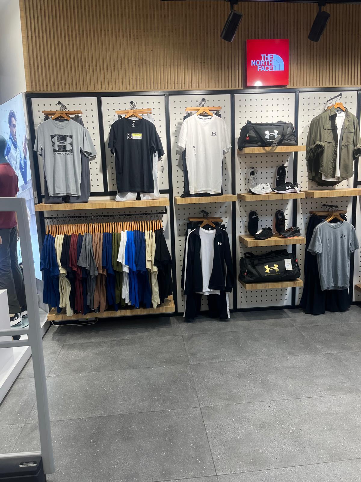 Lee Wrangler Mağaza Raf Sistemi 1